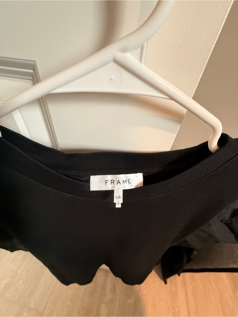 FRAME Black Crewneck TShirt with puff sleeves